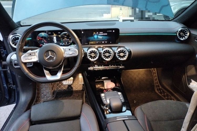 Used Mercedes-Benz CLA 2022-Year Updated CLA 200 Center Console