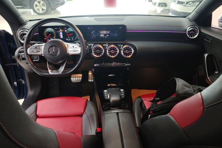 Used Mercedes-Benz CLA 2022-Year Updated CLA 200 Center Console