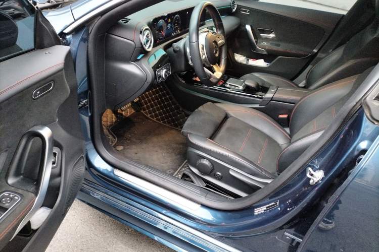 Used Mercedes-Benz CLA 2022-Year Updated CLA 200 Driver Seat