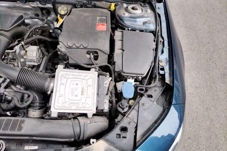 Used Mercedes-Benz CLA 2022-Year Updated CLA 200 Engine Bay Left