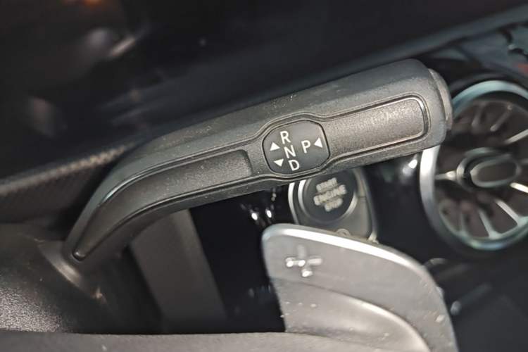 Used Mercedes-Benz CLA 2022-Year Updated CLA 200 Gear Lever