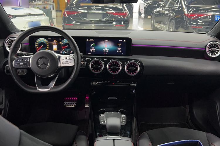 Used Mercedes-Benz CLA 2022 CLA 200 Shooting Brake Interior 3