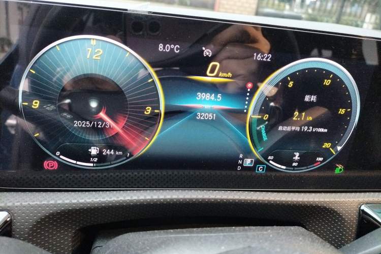 Used Mercedes-Benz CLA 2022-Year Updated CLA 200 Odometer Close Up
