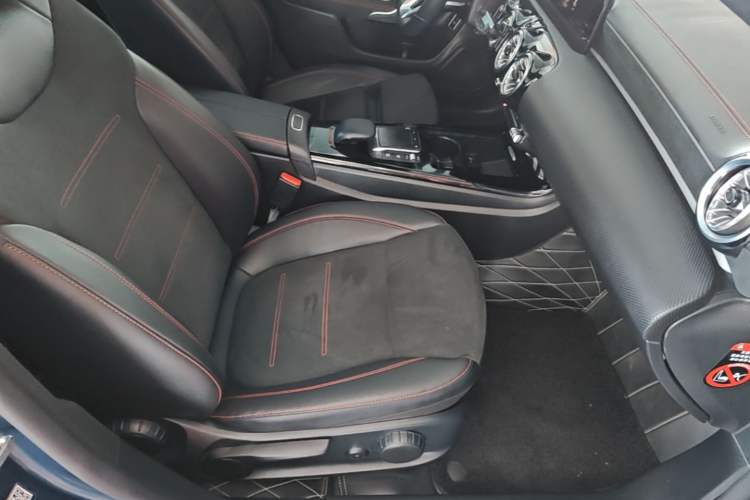 Used Mercedes-Benz CLA 2022-Year Updated CLA 200 Right Front Seat