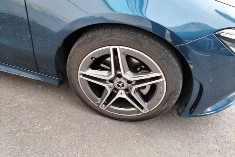 Used Mercedes-Benz CLA 2022-Year Updated CLA 200 Right Front Wheel Hub
