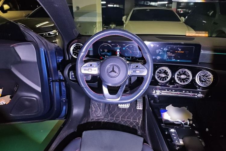 Used Mercedes-Benz CLA 2022-Year Updated CLA 200 Steering Wheel