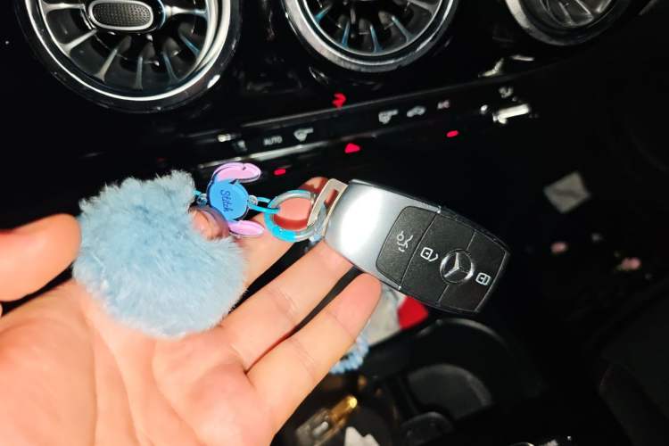Used Mercedes-Benz CLA 2022-Year Updated CLA 200 Vehicle Key