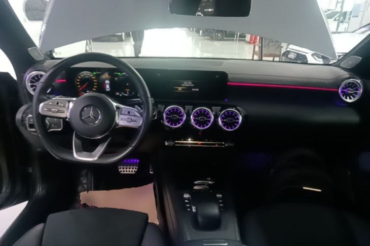 Used Mercedes-Benz CLA 2022-Year Updated CLA 200 Center Console