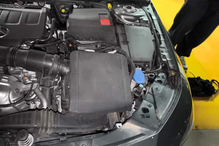 Used Mercedes-Benz CLA 2022 CLA 260 4MATIC Shooting Brake Engine Bay Left