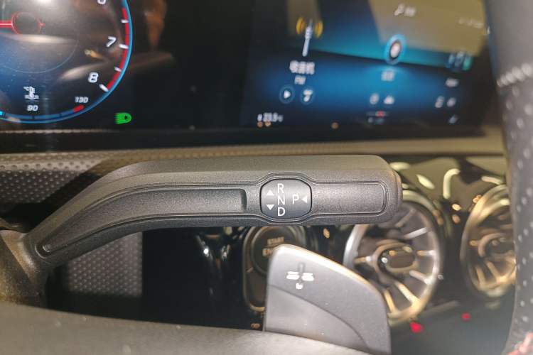 Used Mercedes-Benz CLA 2022 Refreshed CLA 200 Shooting Brake Gear Lever