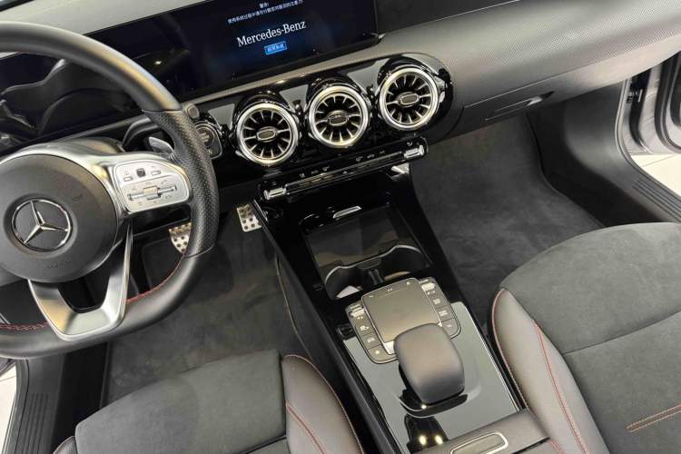 Used Mercedes-Benz CLA 2022 Refreshed CLA 200 Shooting Brake Interior 3