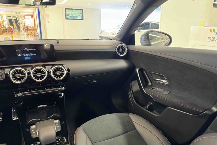 Used Mercedes-Benz CLA 2022 Refreshed CLA 200 Shooting Brake Interior 6