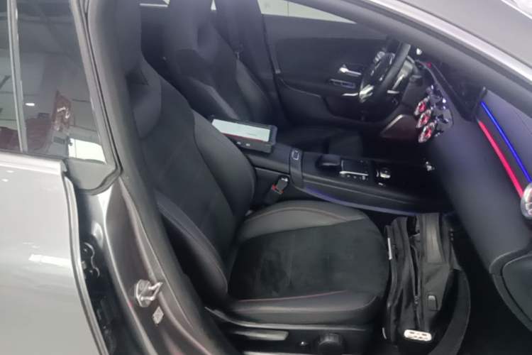 Used Mercedes-Benz CLA 2022-Year Updated CLA 200 Right Front Seat