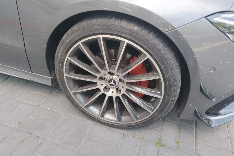 Used Mercedes-Benz CLA 2022 CLA 200 Shooting Brake Right Front Wheel Hub