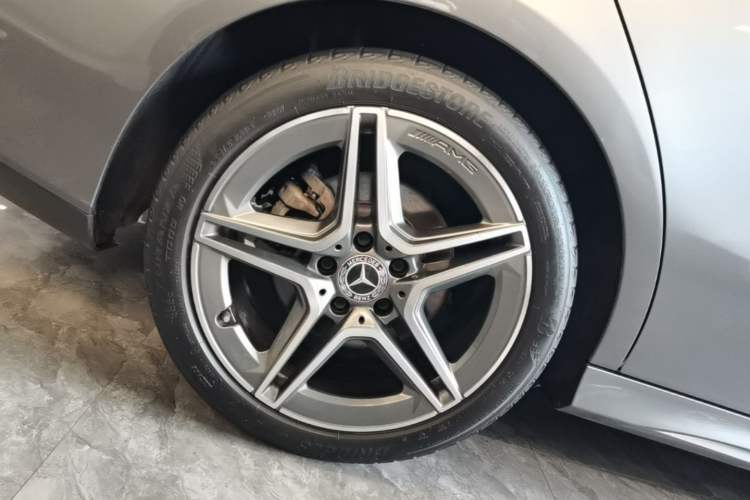 Used Mercedes-Benz CLA 2022-Year Updated CLA 200 Right Rear Wheel Hub