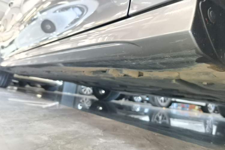 Used Mercedes-Benz CLA 2022-Year Updated CLA 200 Right Side Sill