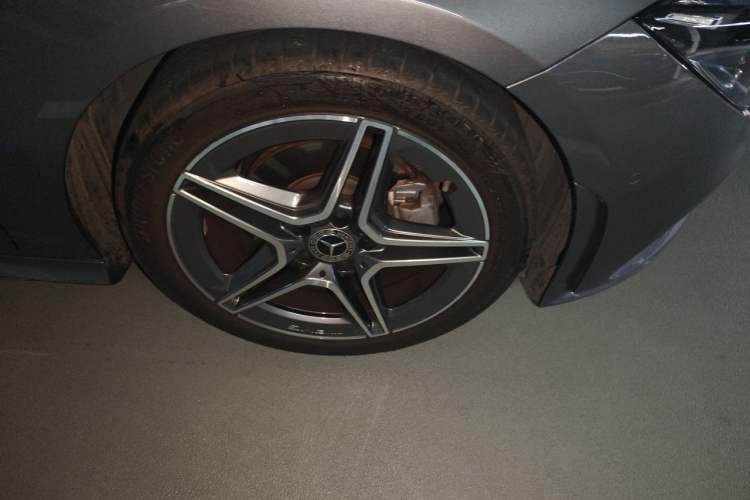 Used Mercedes-Benz CLA 2022 Refreshed CLA 200 Shooting Brake Right Front Wheel Hub
