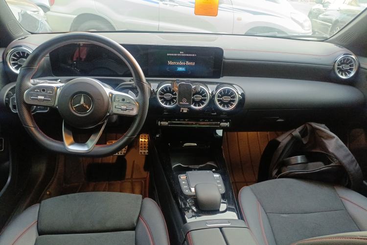 Used Mercedes-Benz CLA 2022-Year Updated CLA 200 Interior 2