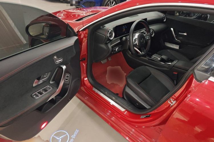 Used Mercedes-Benz CLA 2022-Year Updated CLA 200 Interior 3