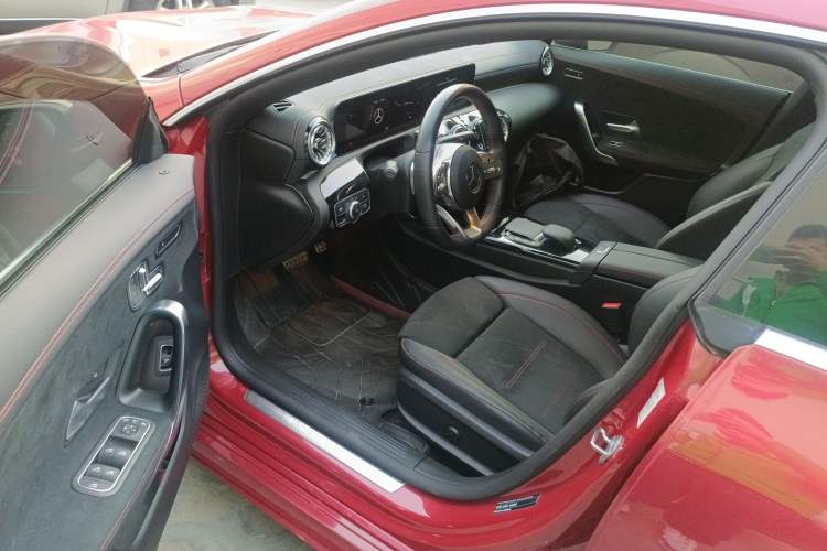 Used Mercedes-Benz CLA 2022-Year Updated CLA 200 Interior 3