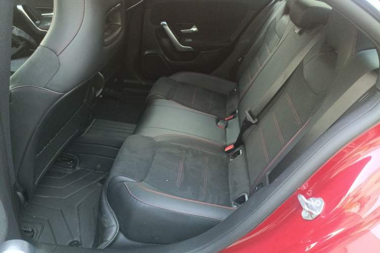 Used Mercedes-Benz CLA 2022-Year Updated CLA 200 Interior 4