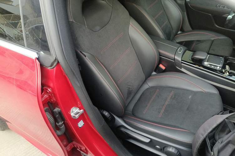 Used Mercedes-Benz CLA 2022-Year Updated CLA 200 Right Front Seat