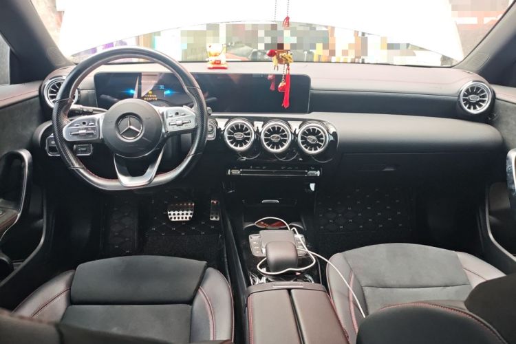 Used Mercedes-Benz CLA 2022 Refreshed CLA 200 Shooting Brake Center Console