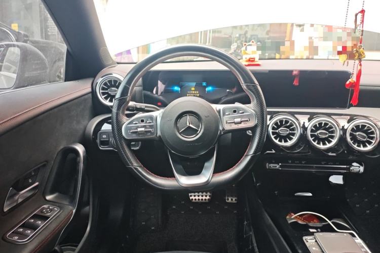 Used Mercedes-Benz CLA 2022 Refreshed CLA 200 Shooting Brake Steering Wheel