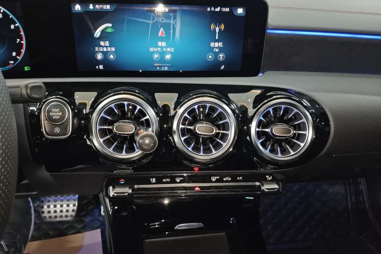 Used Mercedes-Benz CLA 2022 Refreshed CLA 200 Shooting Brake Audio And AC Panel