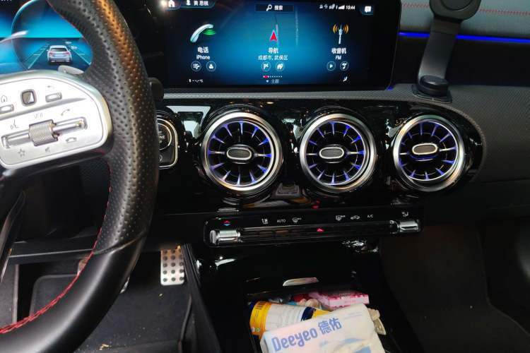 Used Mercedes-Benz CLA 2022 Refreshed CLA 200 Shooting Brake Audio And AC Panel
