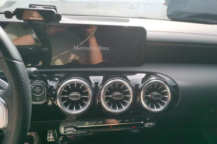 Used Mercedes-Benz CLA 2022 Refreshed CLA 200 Shooting Brake Audio And AC Panel
