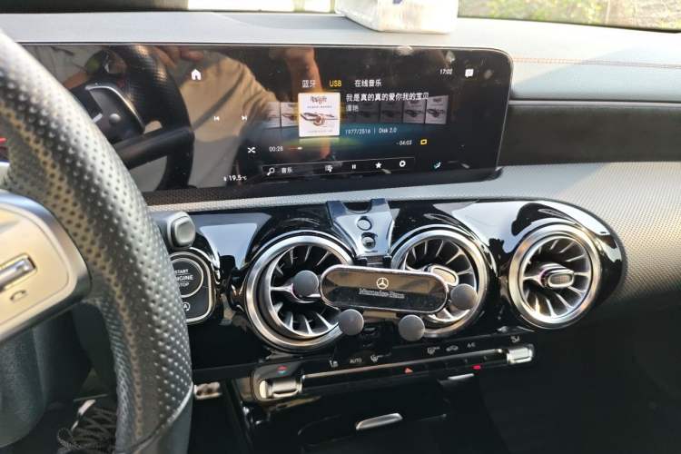 Used Mercedes-Benz CLA 2022 Refreshed CLA 200 Shooting Brake Audio And AC Panel