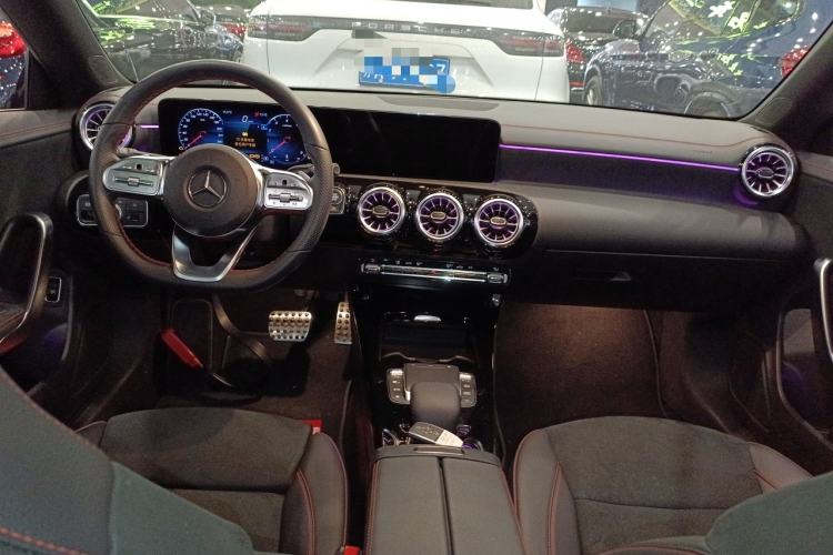 Used Mercedes-Benz CLA 2022-Year Updated CLA 200 Center Console