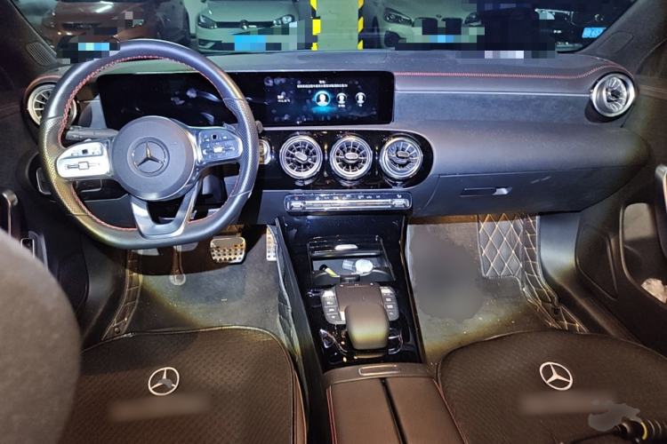 Used Mercedes-Benz CLA 2022-Year Updated CLA 200 Center Console