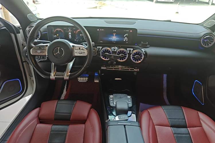 Used Mercedes-Benz CLA 2022-Year Updated CLA 200 Center Console