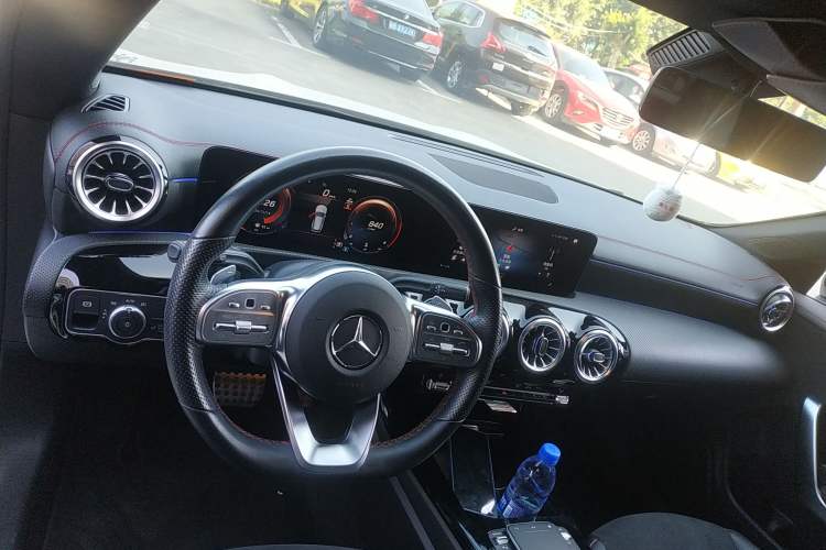 Used Mercedes-Benz CLA 2022 Refreshed CLA 200 Shooting Brake Center Console