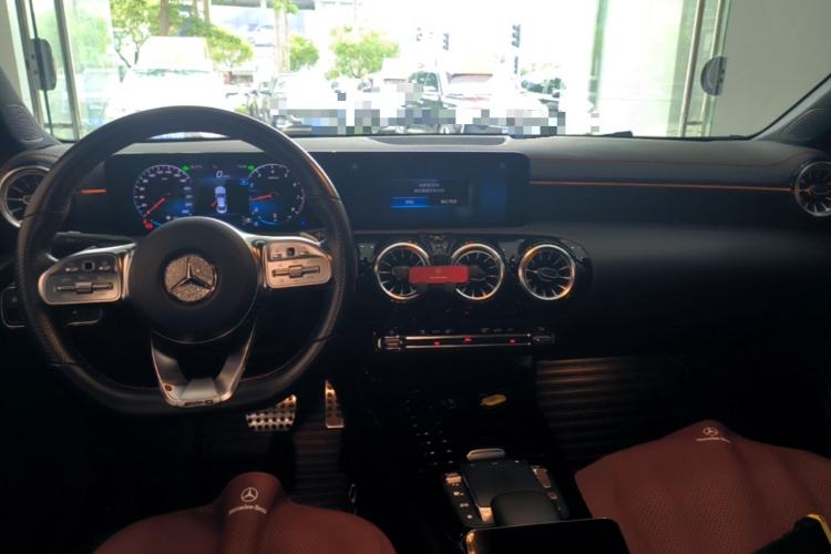 Used Mercedes-Benz CLA 2022-Year Updated CLA 200 Center Console