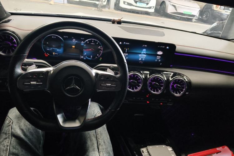 Used Mercedes-Benz CLA 2022-Year Updated CLA 200 Center Console