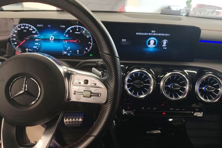 Used Mercedes-Benz CLA 2022 CLA 200 Shooting Brake Center Console