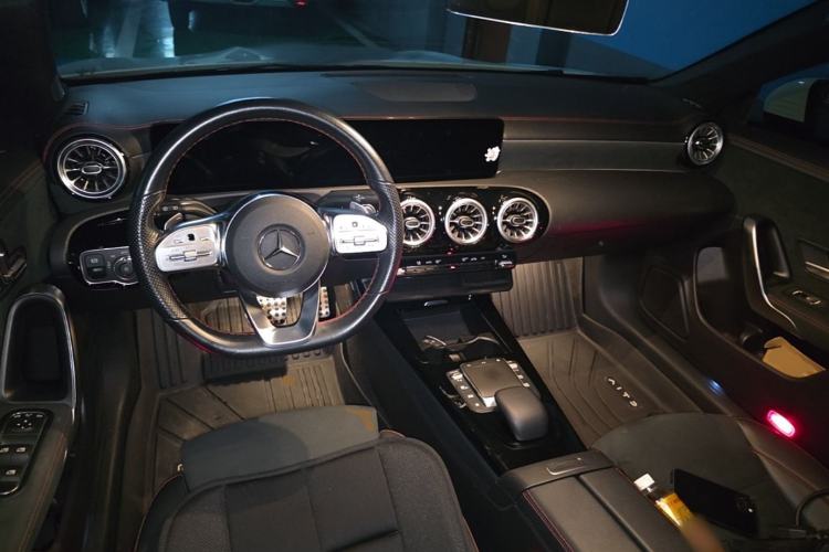 Used Mercedes-Benz CLA 2022 CLA 200 Shooting Brake Center Console