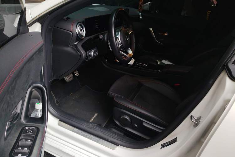Used Mercedes-Benz CLA 2022 Refreshed CLA 200 Shooting Brake Driver Seat