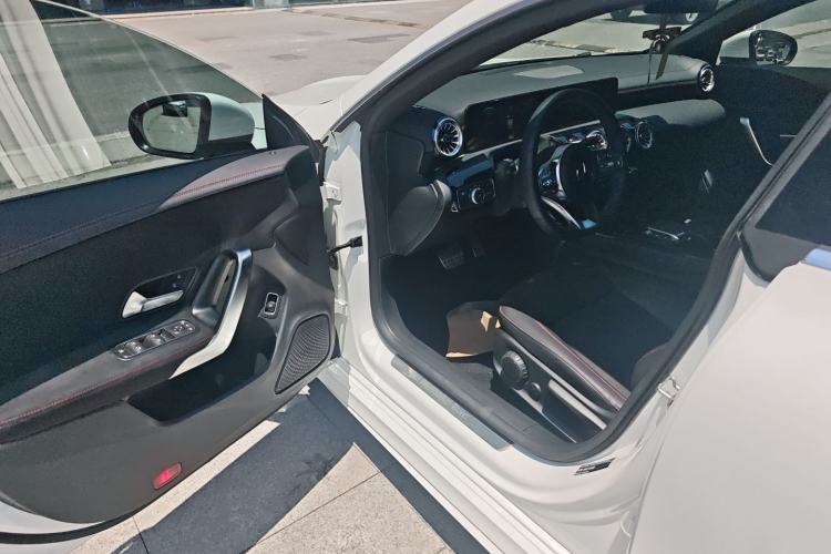 Used Mercedes-Benz CLA 2022-Year Updated CLA 200 Driver Seat