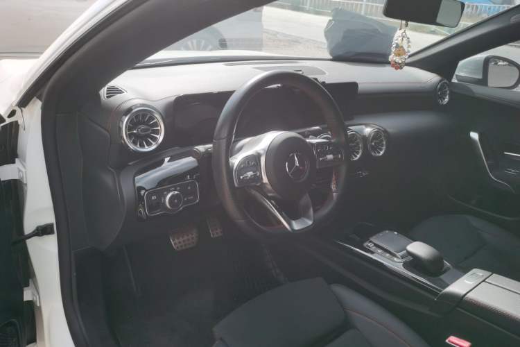 Used Mercedes-Benz CLA 2022 Refreshed CLA 200 Shooting Brake Driver Seat