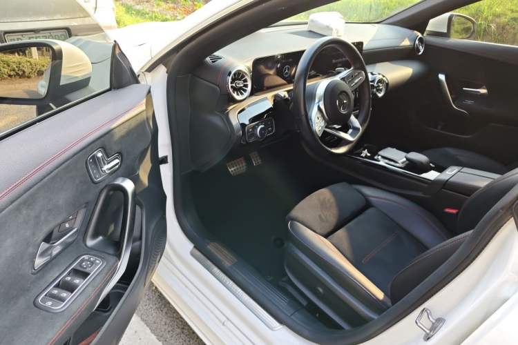 Used Mercedes-Benz CLA 2022 Refreshed CLA 200 Shooting Brake Driver Seat