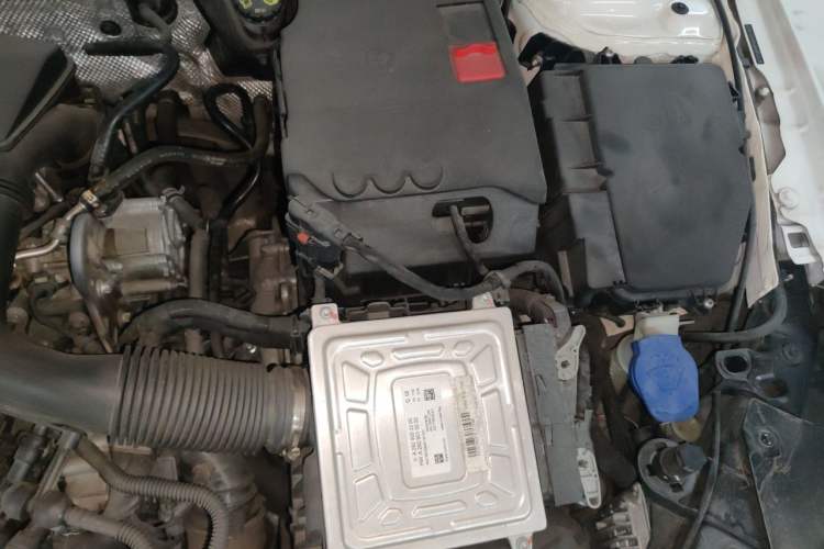 Used Mercedes-Benz CLA 2022-Year Updated CLA 200 Engine Bay Left
