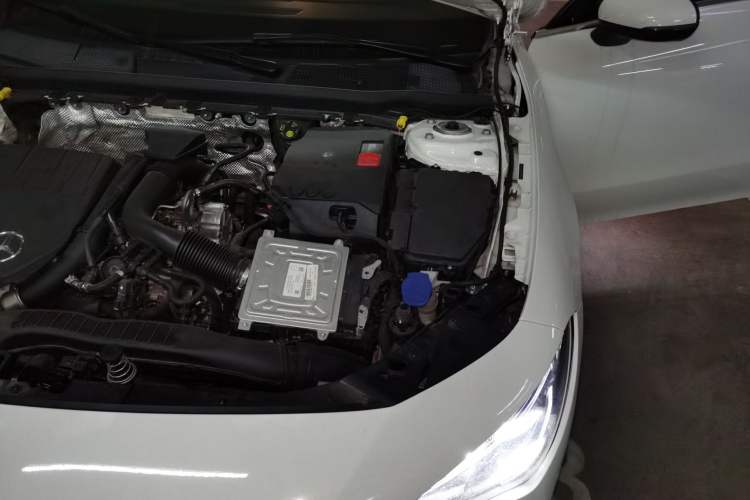 Used Mercedes-Benz CLA 2022-Year Updated CLA 200 Engine Bay Left