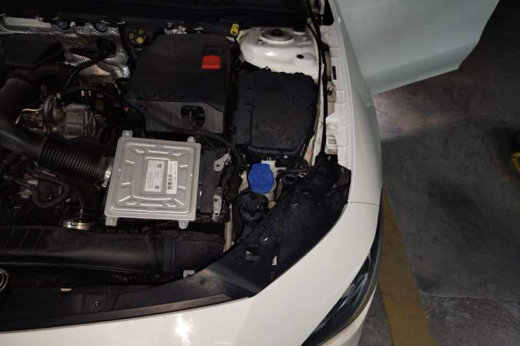 Used Mercedes-Benz CLA 2022-Year Updated CLA 200 Engine Bay Left