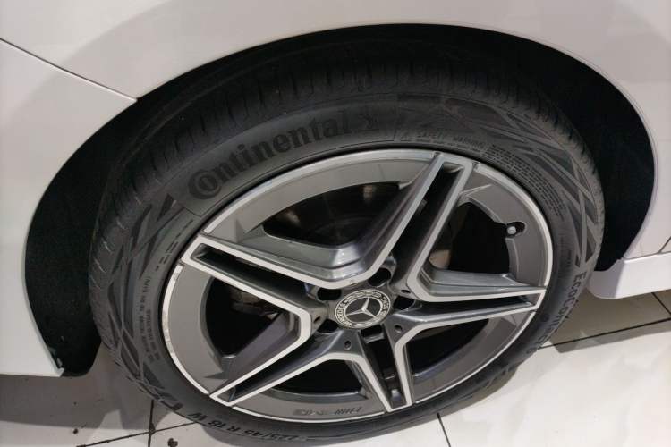 Used Mercedes-Benz CLA 2022-Year Updated CLA 200 Exterior 5