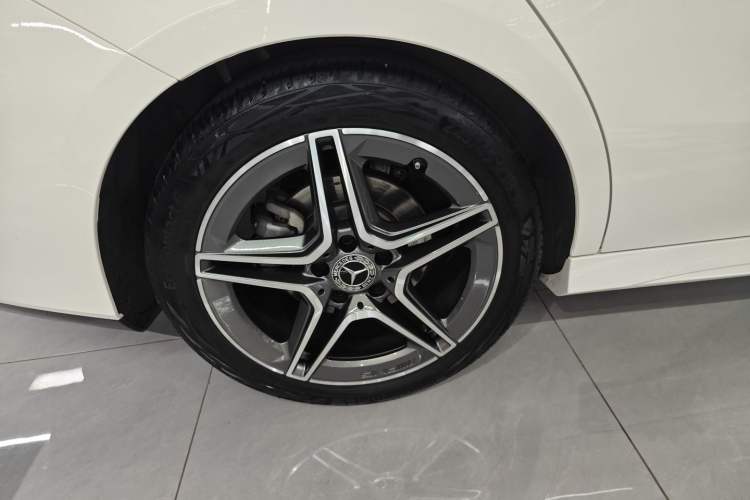 Used Mercedes-Benz CLA 2022 Refreshed CLA 200 Shooting Brake Exterior 8