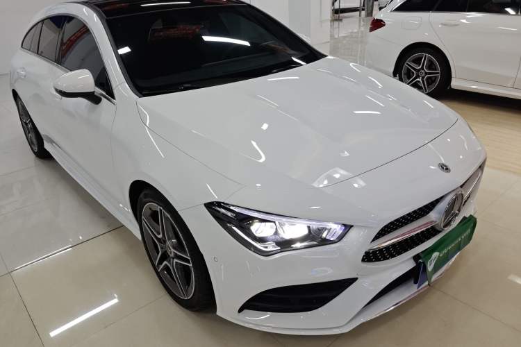 Used Mercedes-Benz CLA 2022 Refreshed CLA 200 Shooting Brake Front Right 45 Deg
